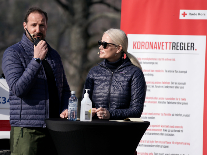 Kronprins Haakon kalte opp lederen for årets innsats på sambandet og erklærte årets påskeberedskap for åpnet. Foto: Stian Lysberg Solum / NTB